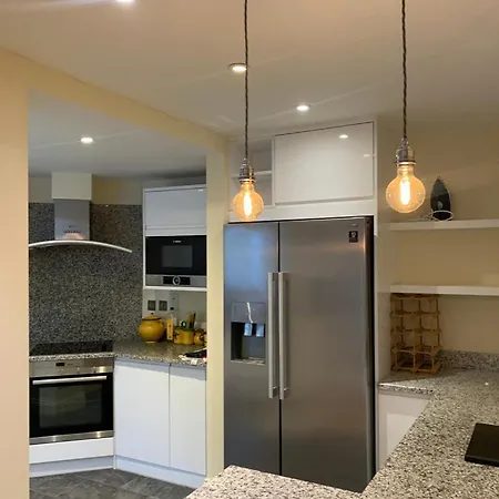 Modern And Bright 3 Bedroom House In Paddington *