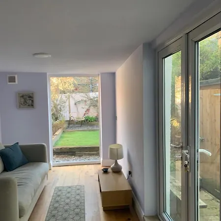 Tranquil 1 Bedroom Flat In Peckham London