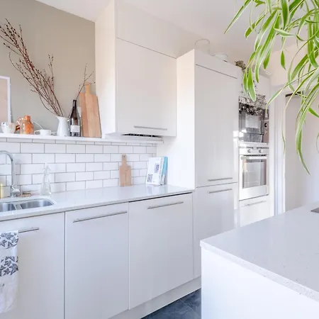 Peaceful 2 Bedroom Flat With Roof Terrace - Hackney Apartment London
