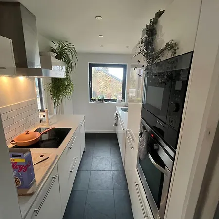 Apartment Peaceful 2 Bedroom Flat With Roof Terrace - Hackney