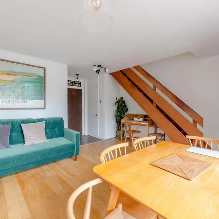 Vibrant & Homely 2bd Flat - Angel Apartment London