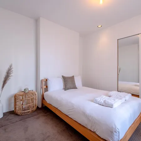 Apartment Stylish & Light Victorian 2bd Flat - Holland Park