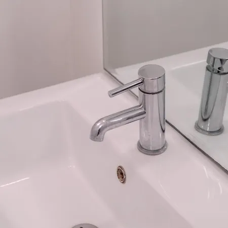 Apartment Stylish & Light Victorian 2bd Flat - Holland Park *