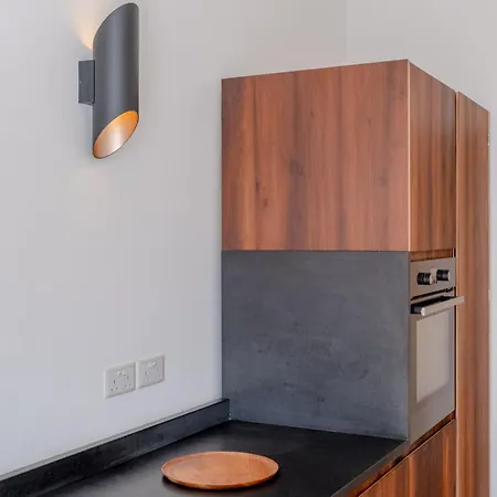 Apartment Stylish & Light Victorian 2bd Flat - Holland Park