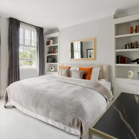 Artists Massive For Extended Families Or Couples - Terrace-ac Apartment