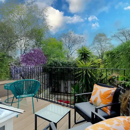 Apartment Artists Massive For Extended Families Or Couples - Terrace-ac