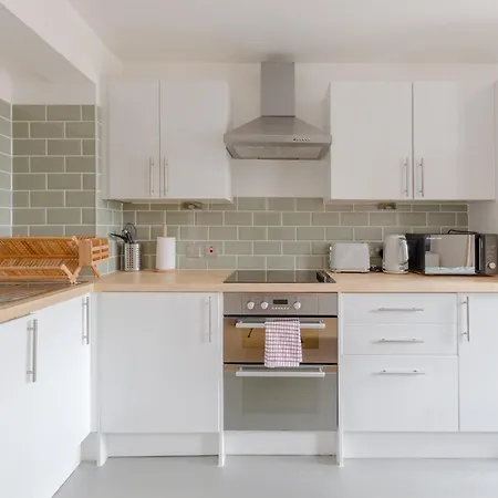 Modern 1bd Flat - 15 Min Walk To Bridge Apartment *