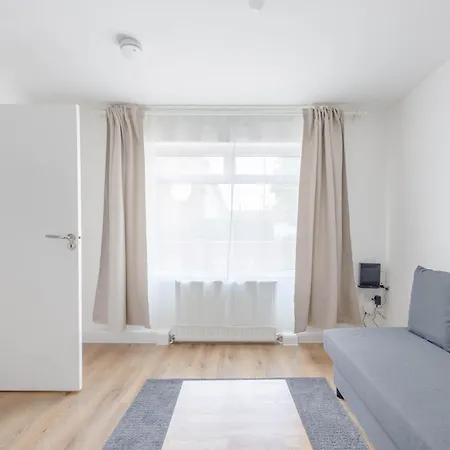 2bd East Sleeps 7!