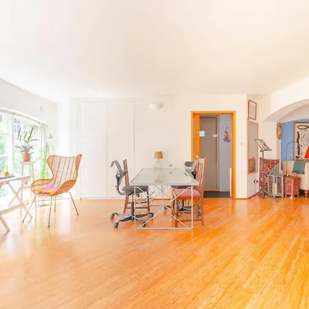 Vibrant 2bd Flat - Near Bridge