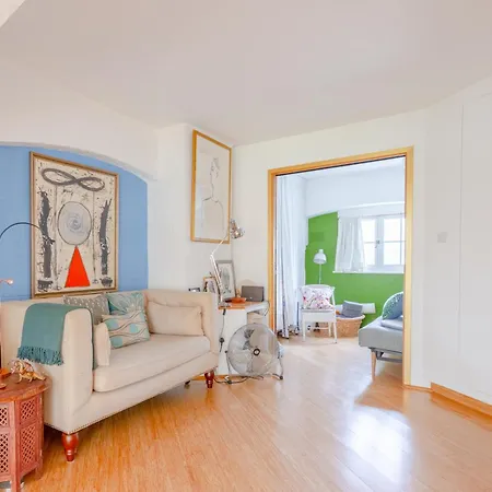 Vibrant 2bd Flat - Near Bridge London