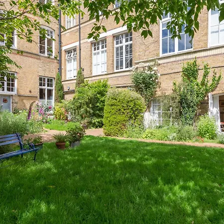 Vibrant 2bd Flat - Near Bridge