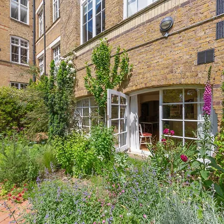 Vibrant 2bd Flat - Near Bridge Apartment London