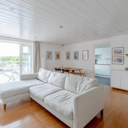 2bd Flat With Views Of Canary Wharf - Rotherhithe
