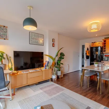 Vibrant & Modern 1bd Flat - Hackney London