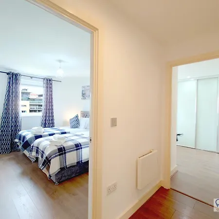 Free Parking - Serviced Two Bed London Docklands * Beckton