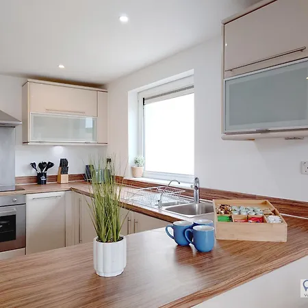 Free Parking - Serviced Two Bed London Docklands *