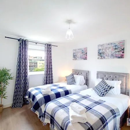 Free Parking - Serviced Two Bed London Docklands Apartment Beckton
