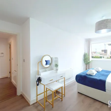 Free Parking - Serviced Two Bed London Docklands Beckton