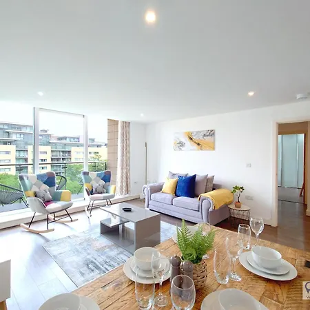 Apartment Free Parking - Serviced Two Bed London Docklands *