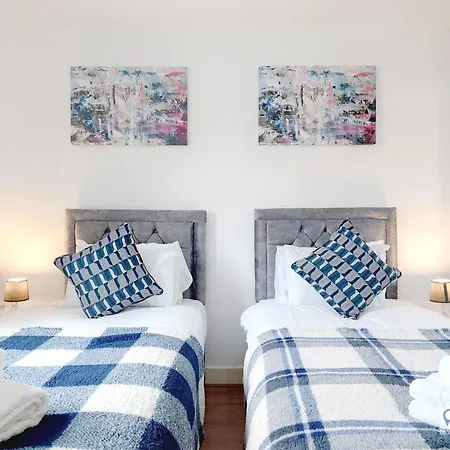 Free Parking - Serviced Two Bed London Docklands *