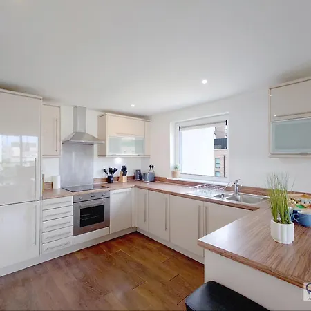 Free Parking - Serviced Two Bed London Docklands Apartment Beckton