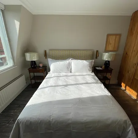 Apartment Beautifully Decorated 1bd Oasis - Earl's Court! *