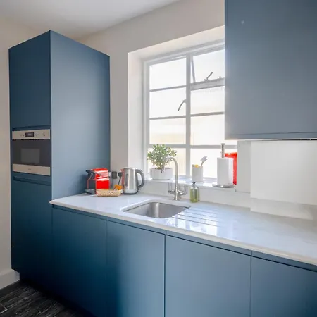 Beautifully Decorated 1bd Oasis - Earl's Court! Apartment London
