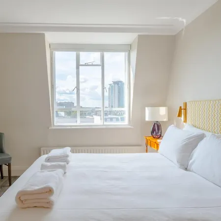 Beautifully Decorated 1bd Oasis - Earl's Court! Apartment *