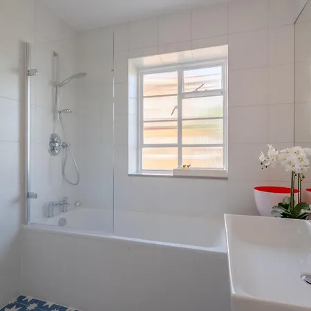 Apartment Beautifully Decorated 1bd Oasis - Earl's Court! *