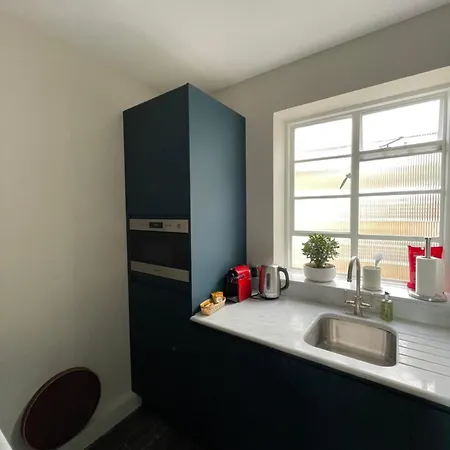 Beautifully Decorated 1bd Oasis - Earl's Court! Apartment