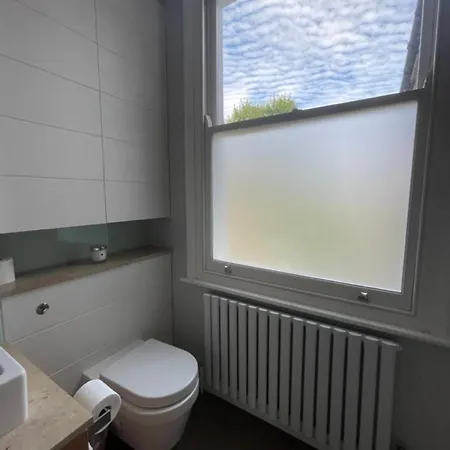 Apartment Secluded & Serene 3bd Family - Wandsworth!