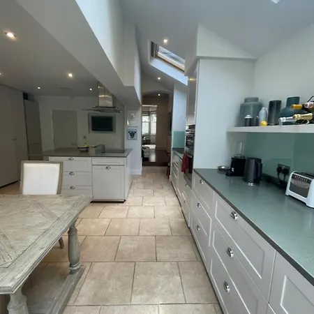 Secluded & Serene 3bd Family - Wandsworth! Apartment *