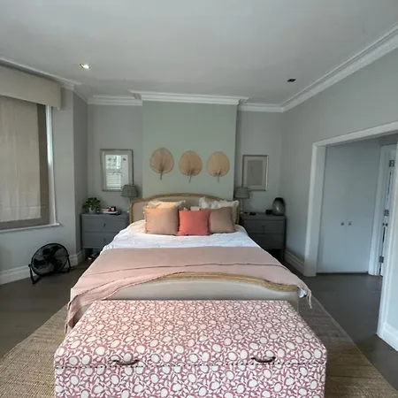 Apartment Secluded & Serene 3bd Family - Wandsworth! *