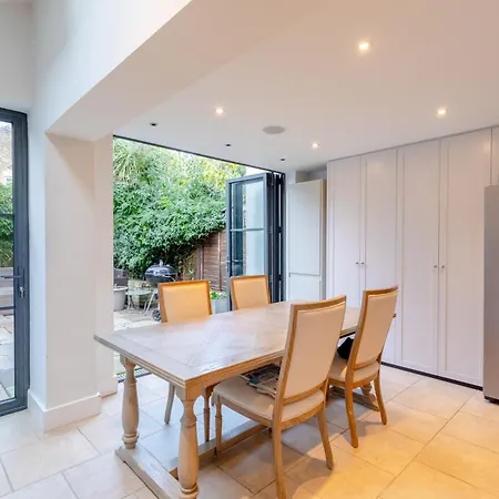 Apartment Secluded & Serene 3bd Family - Wandsworth!