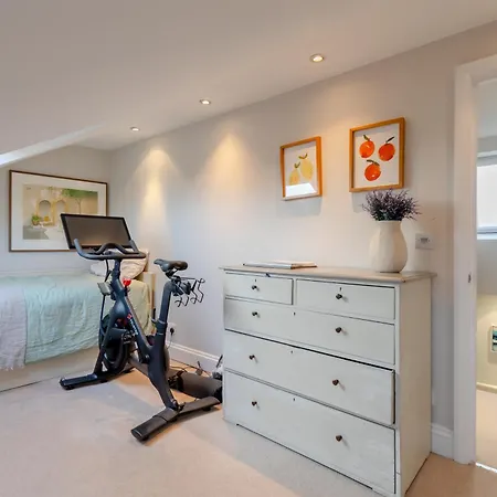 Secluded & Serene 3bd Family - Wandsworth!