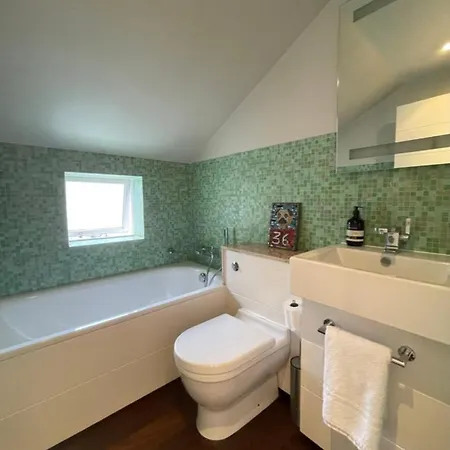 Secluded & Serene 3bd Family - Wandsworth! Apartment London