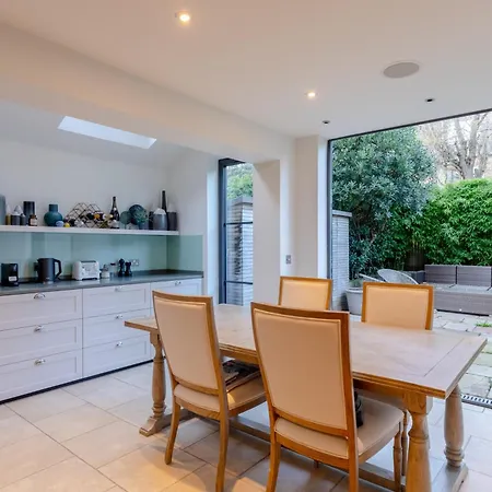 Apartment Secluded & Serene 3bd Family - Wandsworth!
