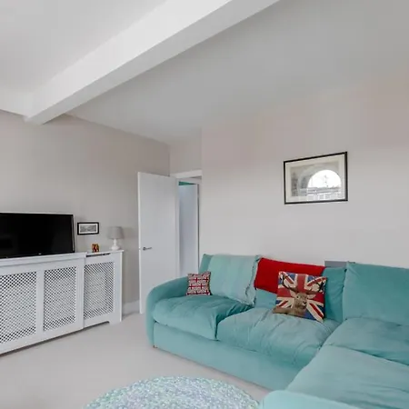 Quaint & Cosy 1 Bedroom Flat - Kensington Olympia! Apartment *