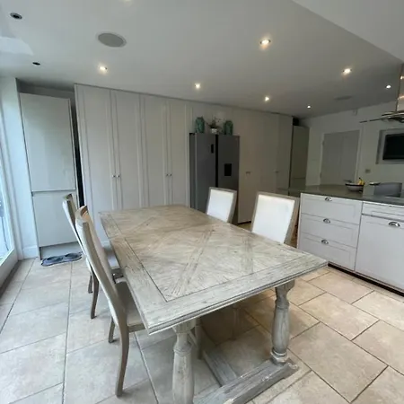 Secluded & Serene 3bd Family - Wandsworth! Apartment London