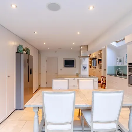 Secluded & Serene 3bd Family - Wandsworth! London