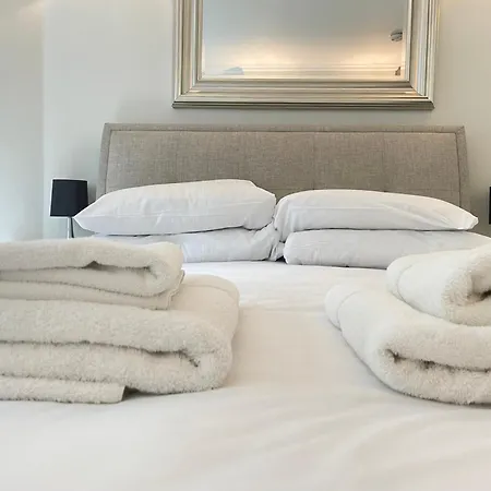 Gorgeous 2bd Flat With Patio - South Kensington! * London