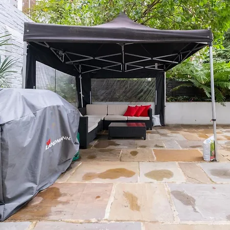 Gorgeous 2bd Flat With Patio - South Kensington! * London