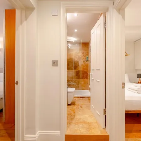 Gorgeous 2bd Flat With Patio - South Kensington! * London