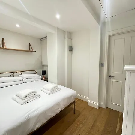 Apartment Gorgeous 2bd Flat With Patio - South Kensington! *
