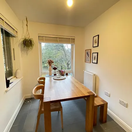 & Modern 1bd Flat With Balcony Hackney! Apartment London