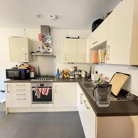 & Modern 1bd Flat With Balcony Hackney!