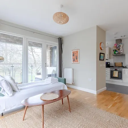 Apartment & Modern 1bd Flat With Balcony Hackney!