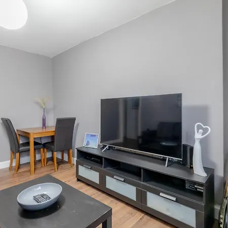 Spacious 1bd Flat - 4 Mins To Regent's Canal! * London