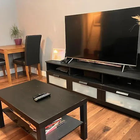 Spacious 1bd Flat - 4 Mins To Regent's Canal! * London