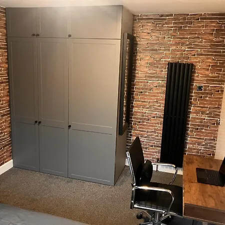 Spacious 1bd Flat - 4 Mins To Regent's Canal! Apartment *